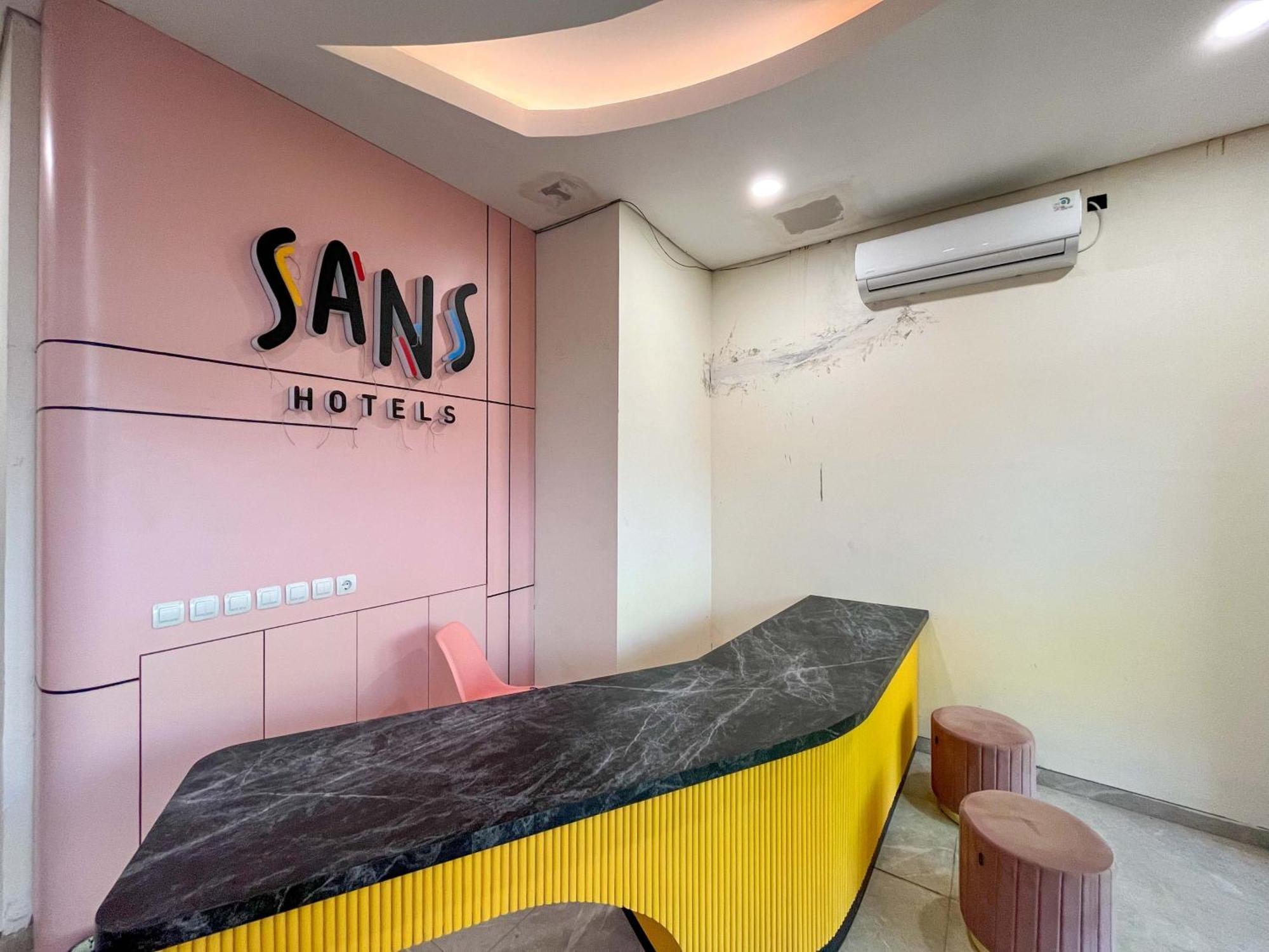 Sans Premiere Majapahit Hotel 3*